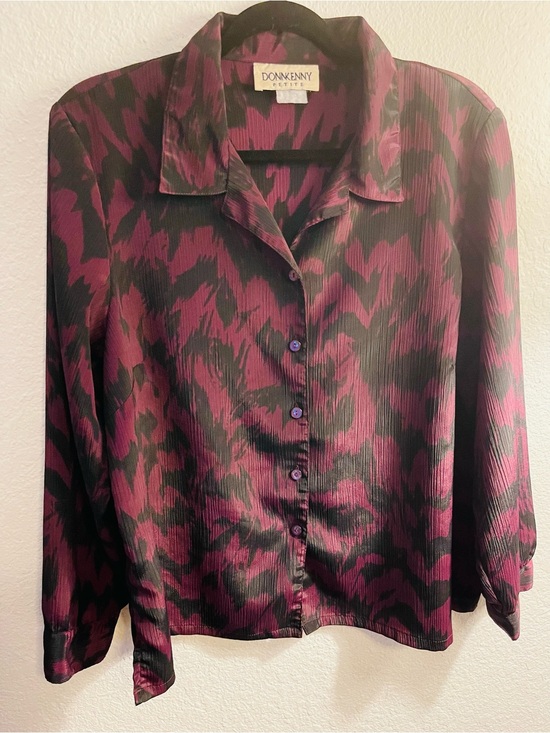 Tops - Women's Purple & Black Printed Button-Up Blouse